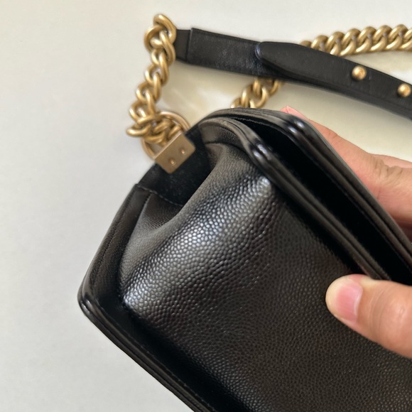 CHANEL BOY CHEVRON CAVIAR 🖤 - Picture 5 of 15